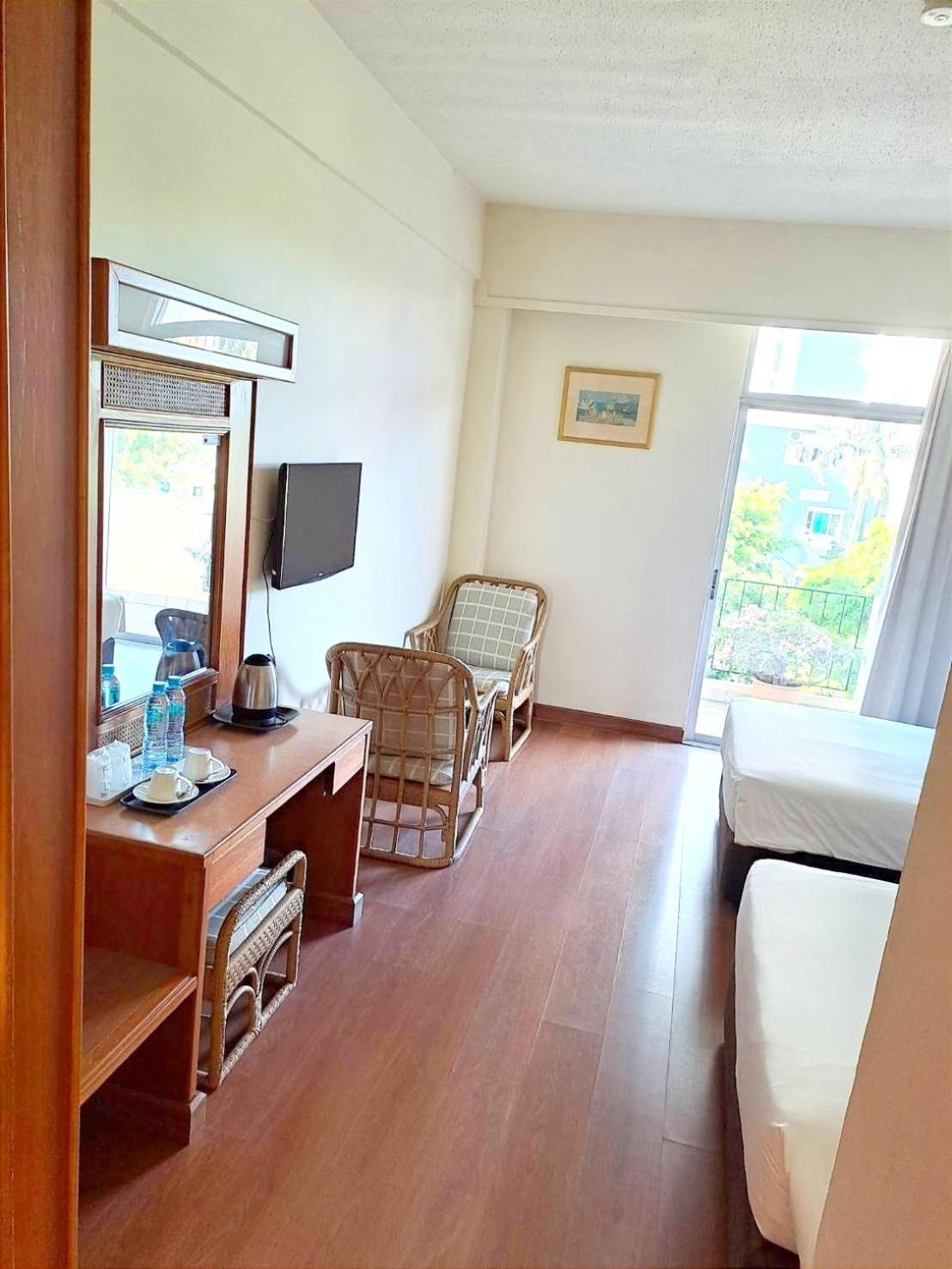 Golden Beach Hotel Pattaya Exterior foto