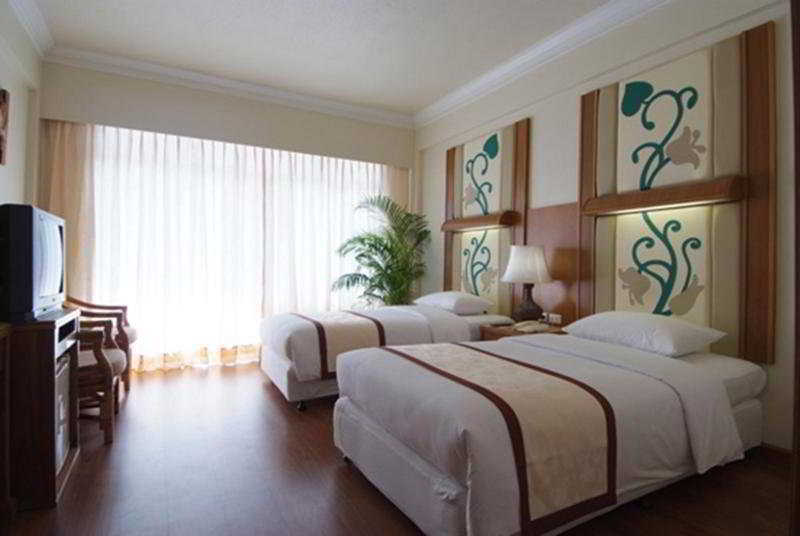 Golden Beach Hotel Pattaya Habitación foto