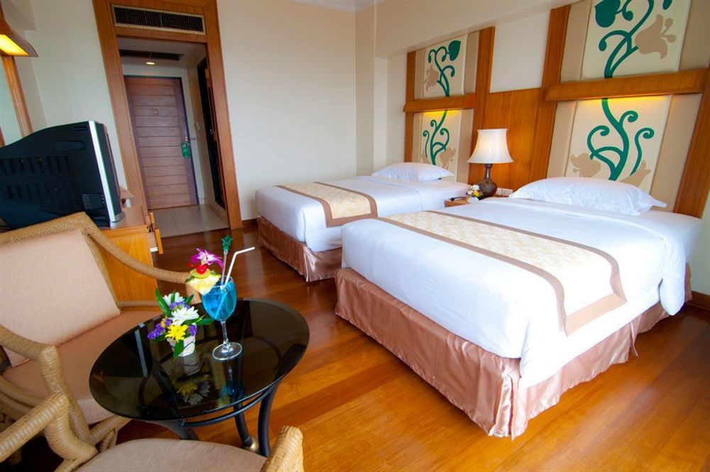 Golden Beach Hotel Pattaya Exterior foto
