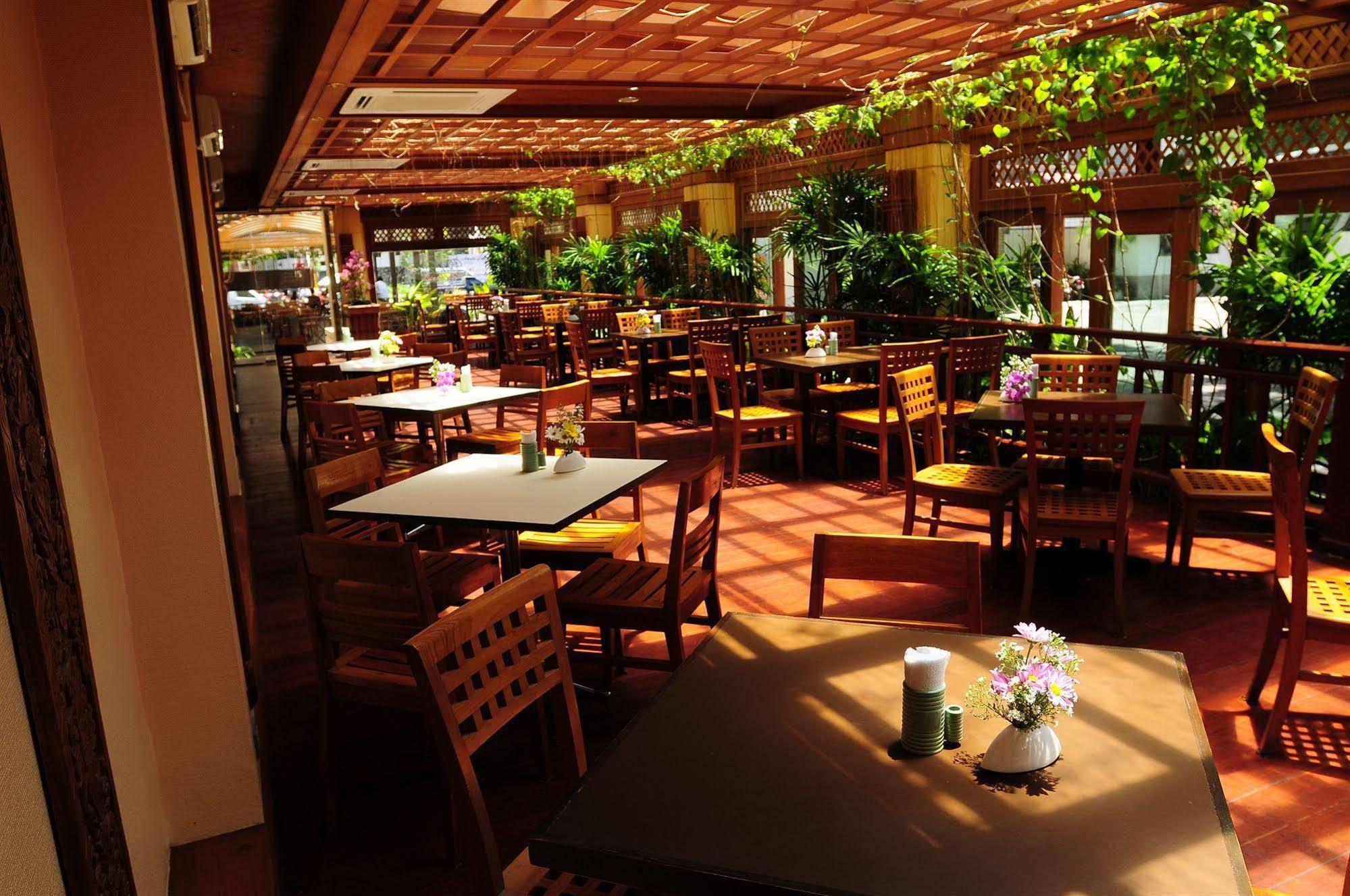 Golden Beach Hotel Pattaya Exterior foto